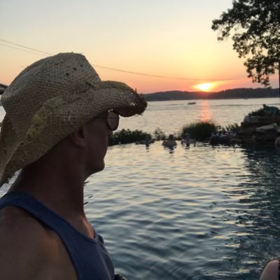 America First - tyrannide resistere