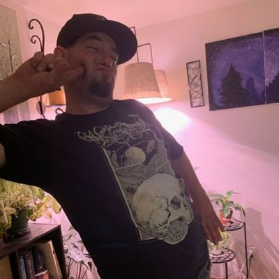 Ryan 🖤❤🌱🐝🍺❤🖤