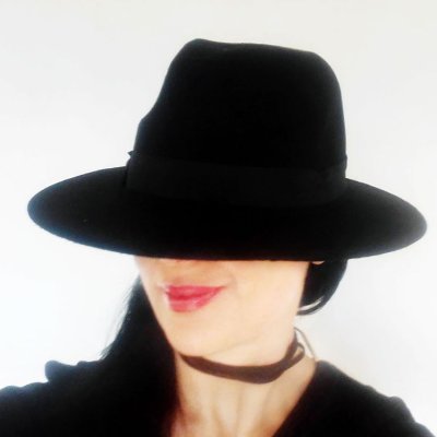 Nina🕷Ricci 💫📚👠