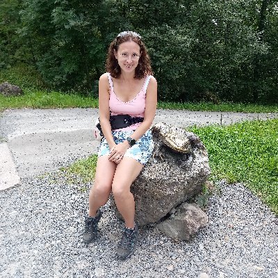 Victoria Hillman (Woolley Wildlife)