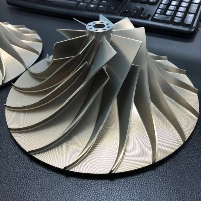 星王虹精密零件＆金属切削＆注型の受注中　E-mail:szx@prototype-szxwh.com