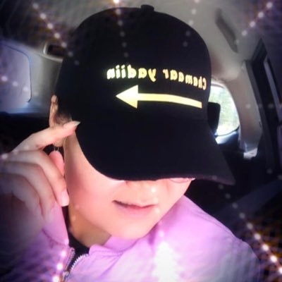 Нүдний шилтэй Малена