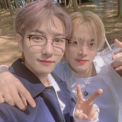 YUTA & RENJUN Bubble