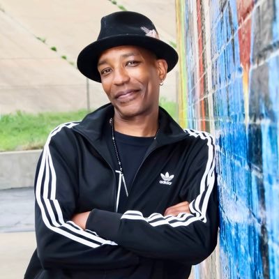 sƃƃǝɹפ ˙H sǝɯɐſ