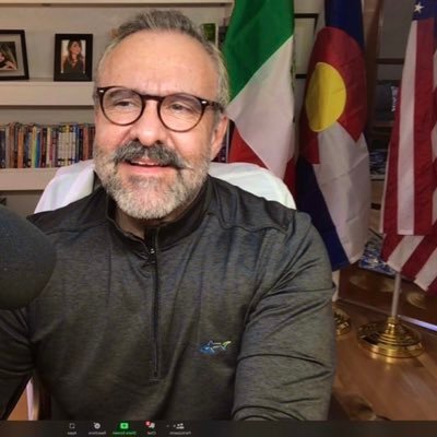 Dr Hector Frisbie ©