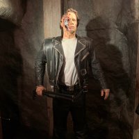 Шүүмжлэлтэй ханд