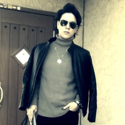 英助@歌やグッズ開封...YouTubeやってます