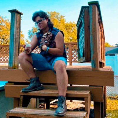 Noah Bieniek (Bee-Nick)