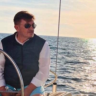 ɔıʌouɐɾuɯɐᗡ ʌɐlsıɯo⊥