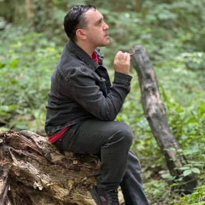 sociallywolfers male ugc creator UK