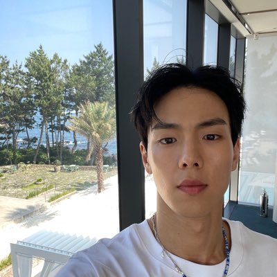 (╯°Д°）╯︵ /(.□ . \)