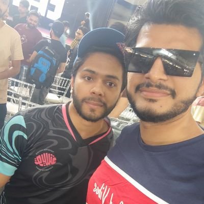 junaid Izhar 👀 🇵🇰