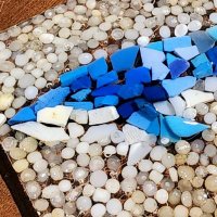 マイクロプラスチックを拾ってます