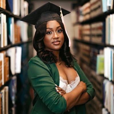 Top-notch essays &Assignments plug💚💯