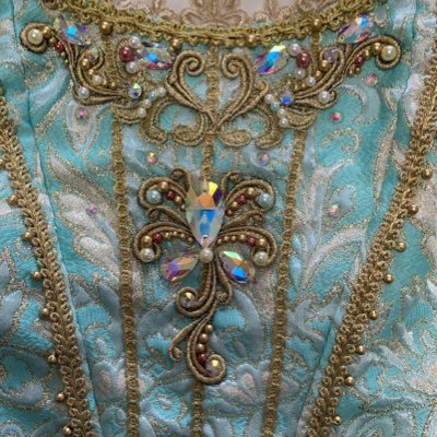 エレ🩵❤️💜