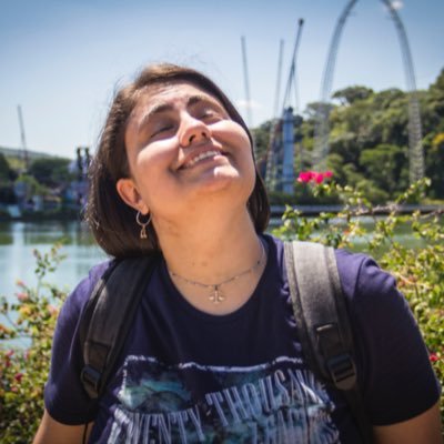 Caroline Kika 🌈 💜- 🧙🏻‍♀️🥂🍍💋🐉