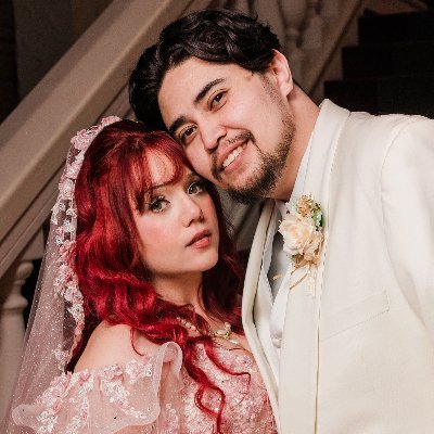 sleepy strawberry 🌙☁️