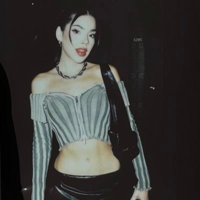 keniS 🫶🗣️💼🧳