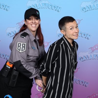 Leah Boyeah🐒 (They/Them)