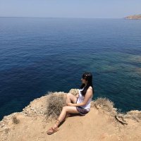 𝑪𝒊𝒏𝒅𝒚 𝑳.