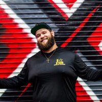 Coach Bud 5⭐️STUDS