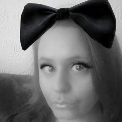 ᗩᗰY ᗴᒪᗪᗴᑎ🍷💔☀️🧪🥀