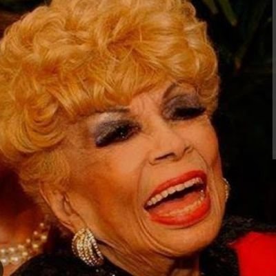 Dercy Empoderada💅🏼💃🏼👠💄🚩