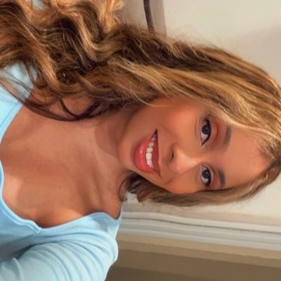 Larissa Olympio 🇧🇷 VID CALL?