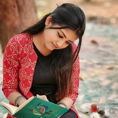 Kaviya_Official(⁠✷⁠‿⁠✷⁠)