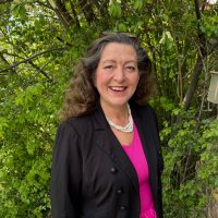 Dr. Holly on the Hill