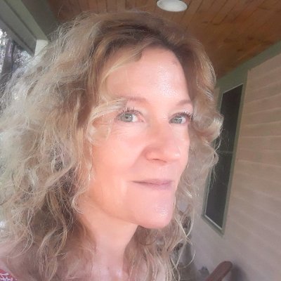 Kara Post-Kennedy ☮️