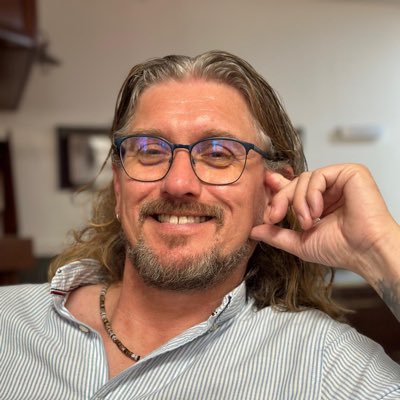 Glenn Edwards ⚽️🥊🦮 🇬🇧