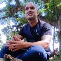 Arlex Tutor (Derecho Crítico)