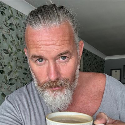 𝕷𝖔𝖗𝖉 𝕸𝖆𝖗𝖐 𝖔𝖋 𝕰𝖆𝖘𝖙 𝕮𝖑𝖊𝖛𝖊𝖑𝖆𝖓𝖉