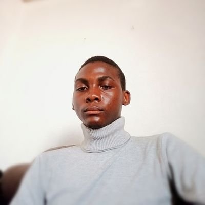 Oluwalola Emmaunel ( Eon Creative)