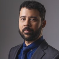 Thiago Santana Cirurgia Buco-Maxilo e Implantes