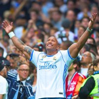 azotando indios y corruptos