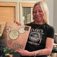 Aliceᵀʰʳᵒᵘᵍʰᵀʰᵉᴸᵒᵒᵏᶦⁿᵍᴳˡᵃˢˢ🦋🕊️♛🇨🇦🎼🅁🅄🅂🄷♚♚♚