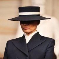 Cosmic Chic 💫 🇨🇦