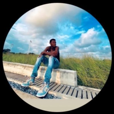 Black Stiches 🕸️