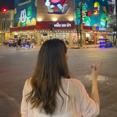 นิเนิร์ส 🌙🐱❤️⭐️