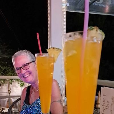 Yvonne 🇬🇧🏴󠁧󠁢󠁥󠁮󠁧󠁿