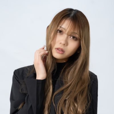 世良 衣都 from L.U.R.E