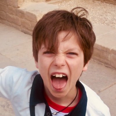 𝙻𝚞𝚌𝚛𝚎 ☾ ♫ 💙🌻