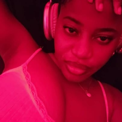 Crashoutells🫧🎀