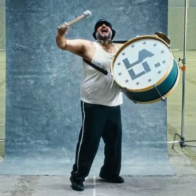 Jichoriza escucha GDS hasta que su familia la odie