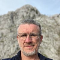 Paweł Krawczyk @kravietz@agora.echelon.pl