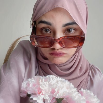 ファッチア ఇ ◝‿◜ ఇ