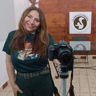Elga Reátegui (Periodista y escritora)