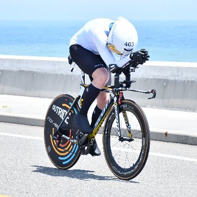 膝に矢を受けてしまった儂だが、また自転車に乗り始めてな。